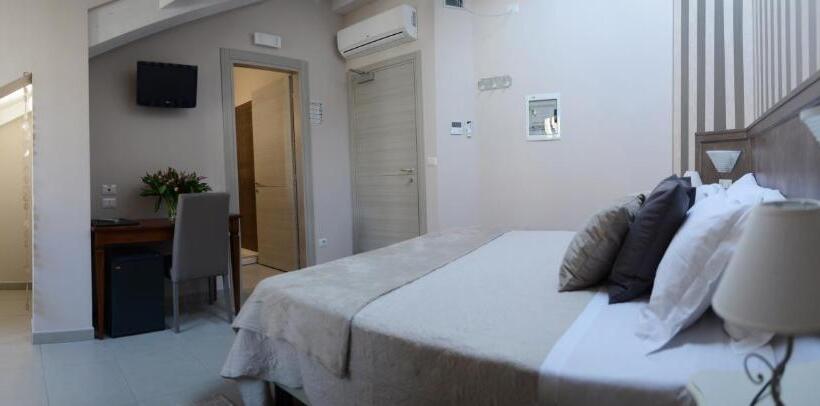 غرفة سوبيريور ثلاثية, Giulio Cesare