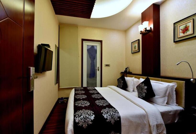 חדר דלוקס, Kama International