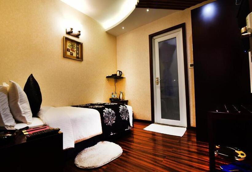 חדר דלוקס יחיד, Kama International