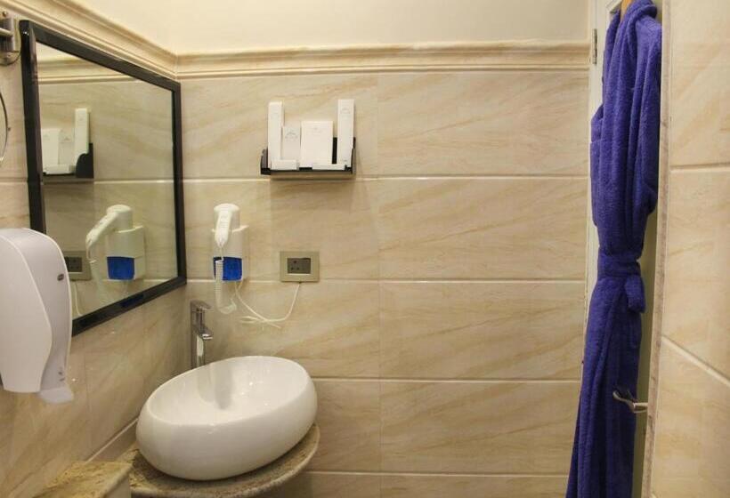 חדר דלוקס יחיד, Kama International