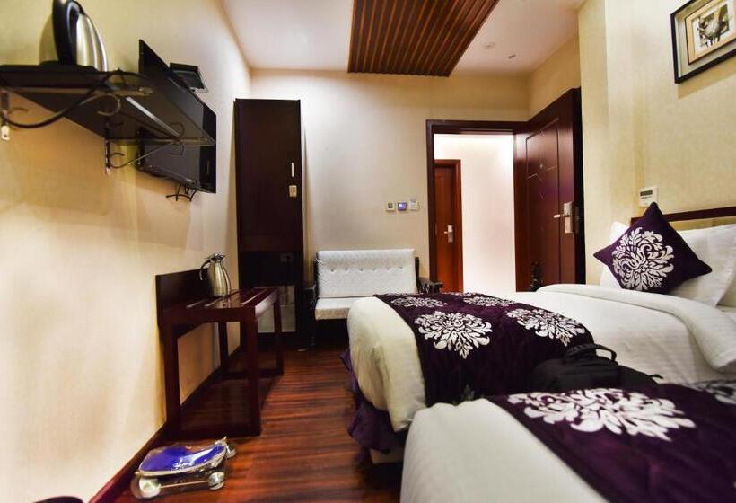 חדר סטנדרט, Kama International