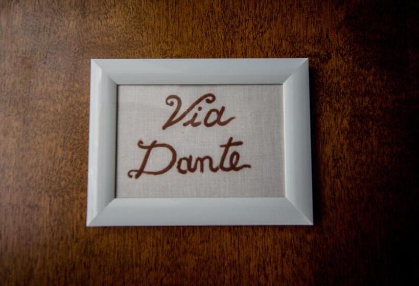 غرفة إقتصادية ثلاثية, Porta Marmorea