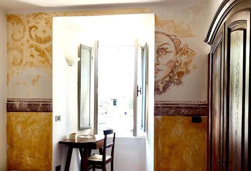 غرفة إقتصادية, Porta Marmorea