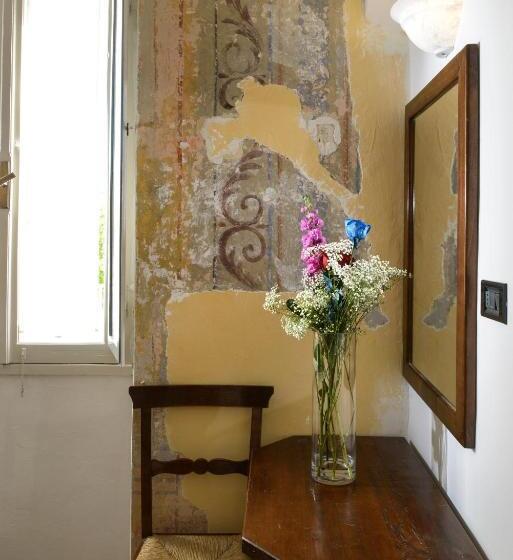 غرفة قياسية, Porta Marmorea