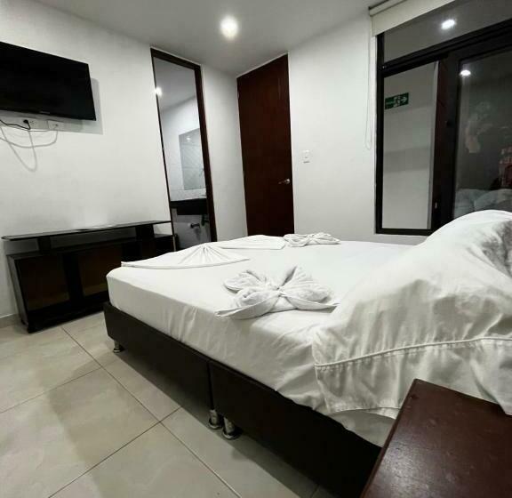 اتاق استاندارد, Restaurante Versalles