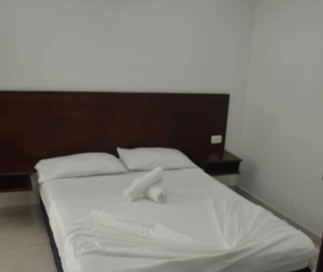 اتاق استاندارد, Restaurante Versalles