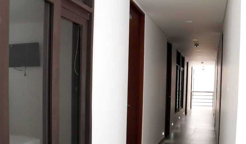 اتاق استاندارد, Restaurante Versalles