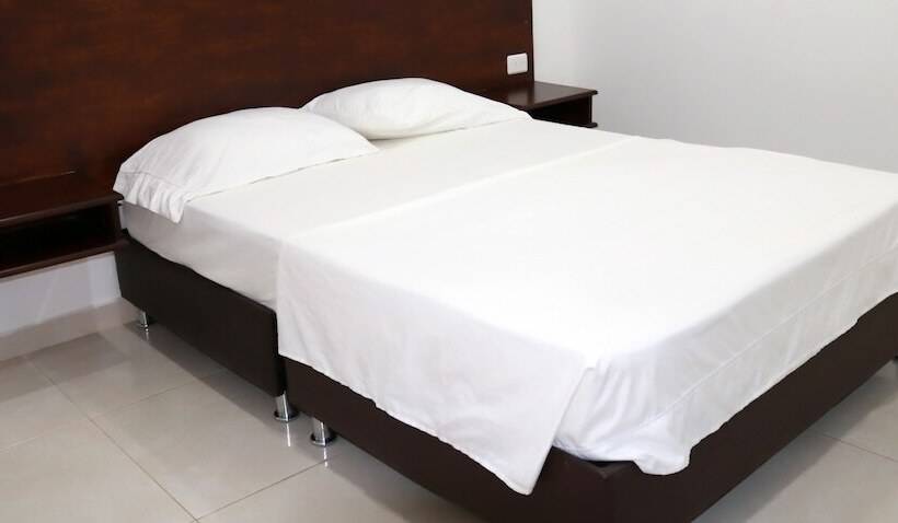 اتاق استاندارد, Restaurante Versalles