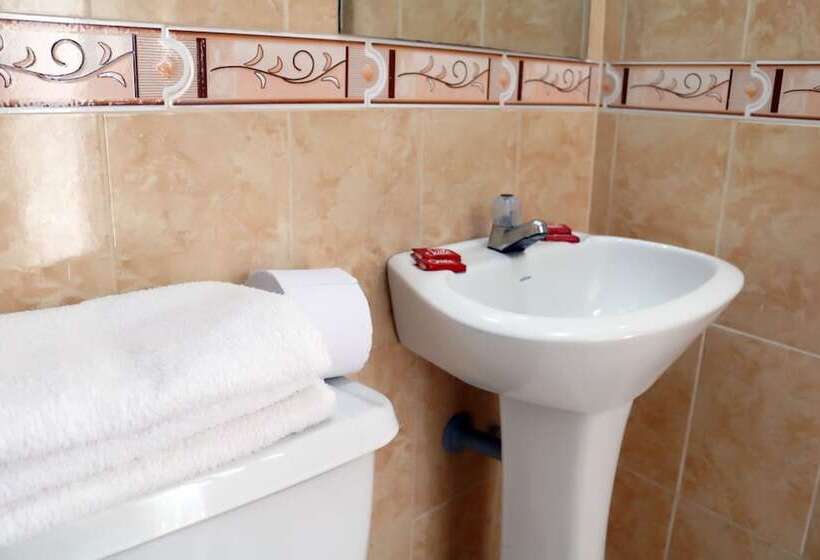 اتاق استاندارد سه نفره, Restaurante Versalles