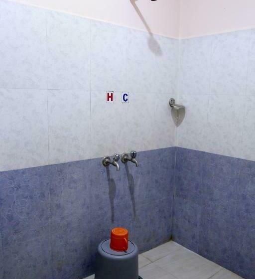 Номер Deluxe, Suriyapriya