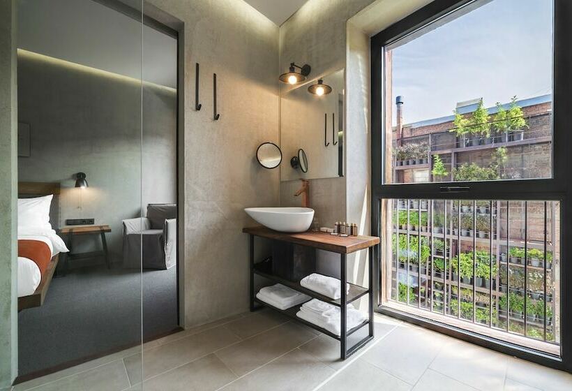 اتاق استاندارد, Iota Hotel Tbilisi