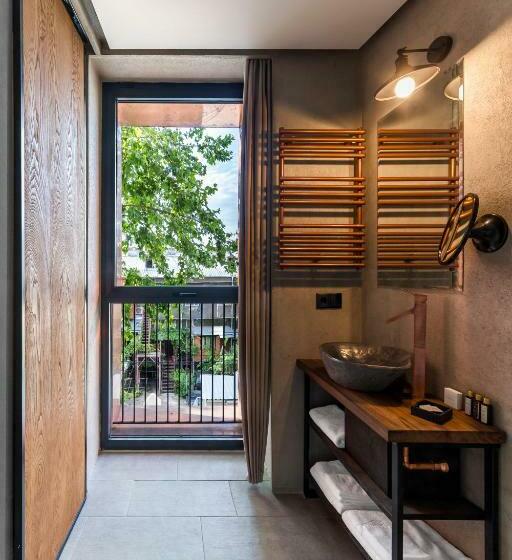 اتاق استاندارد, Iota Hotel Tbilisi