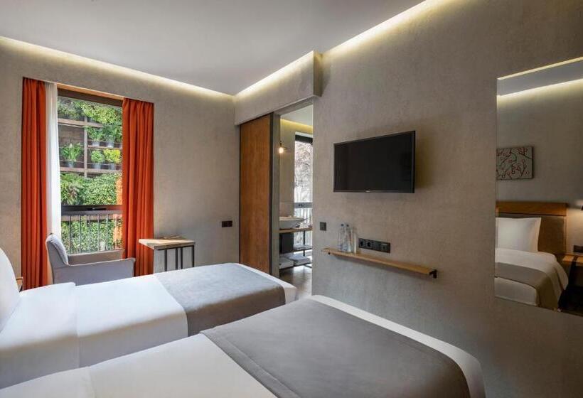 اتاق استاندارد, Iota Hotel Tbilisi