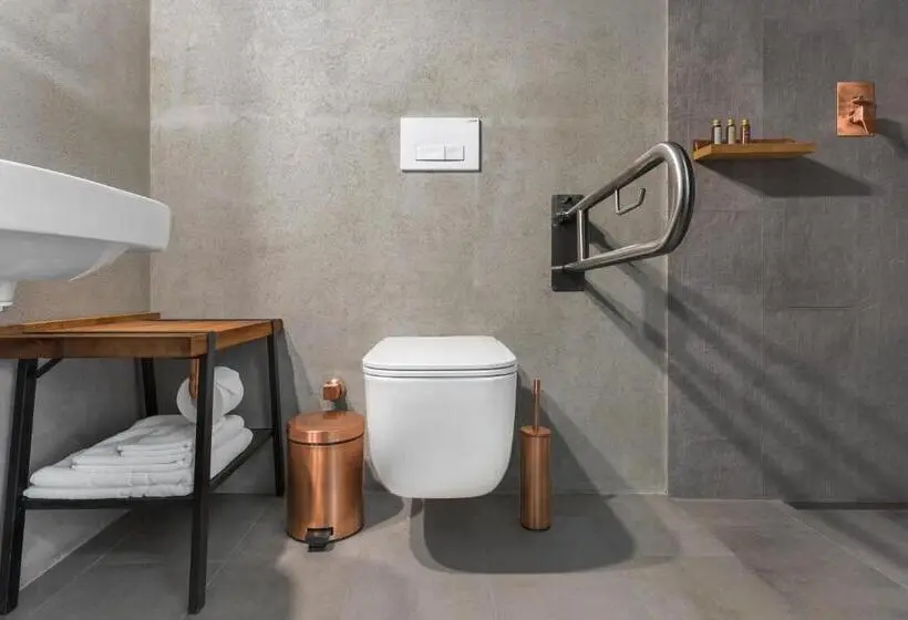 Standard Single Room Adapted for people with reduced mobility