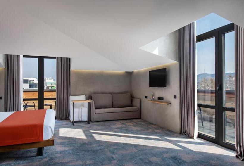 اتاق لوکس با تراس, Iota Hotel Tbilisi