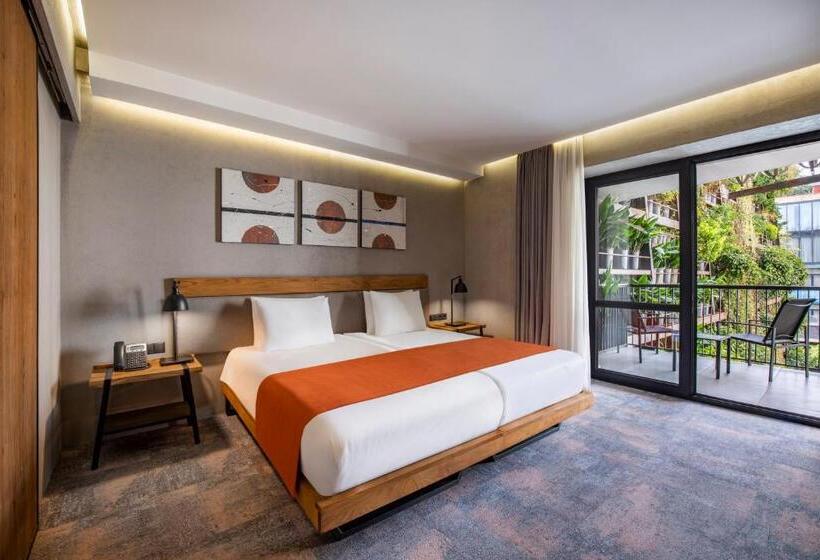 اتاق لوکس با چشمانداز باغ, Iota Hotel Tbilisi