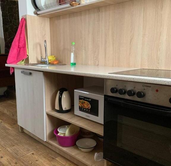 חדר אקונומי, Krone Hostel