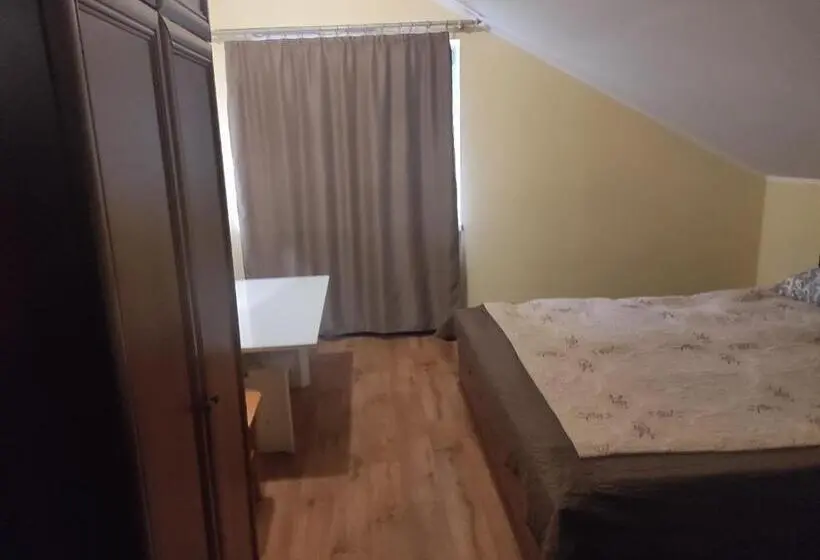 Camera Tripla Superiore, Krone Hostel