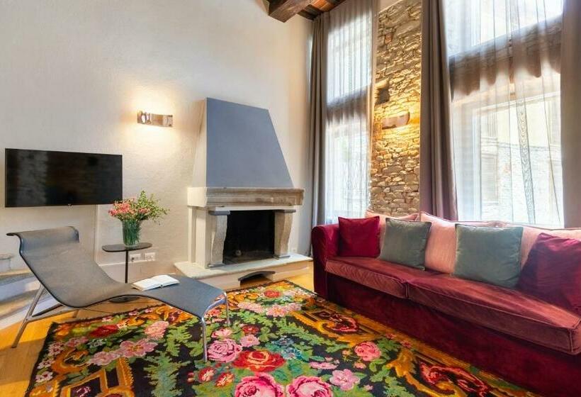 Люкс, Relais Villa Del Borgo