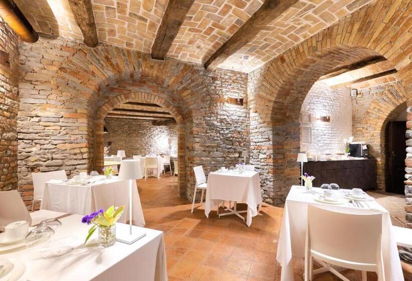 Полулюкс с Балконом, Relais Villa Del Borgo