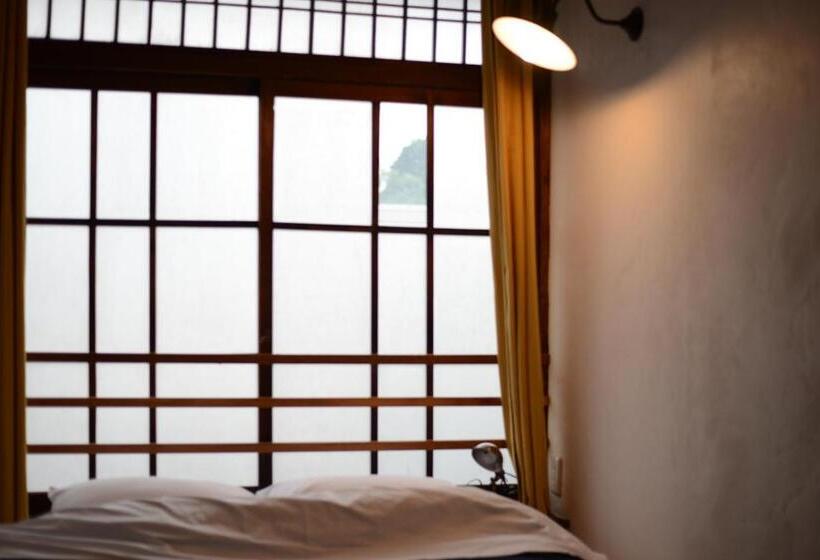 Номер Стандарт, Taketa Ekimae Hostel Cue