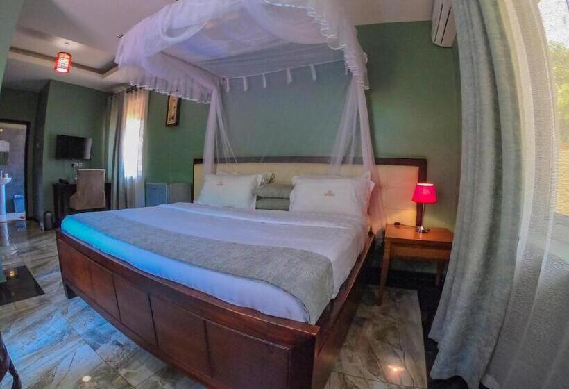 اتاق سوپریور, The Mansion