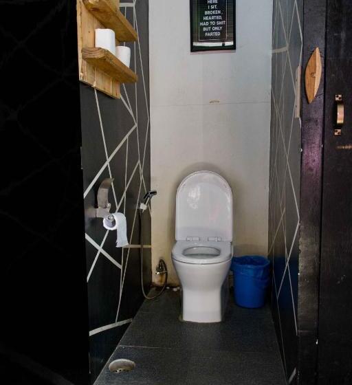 اتاق استاندارد, Wander Thirst