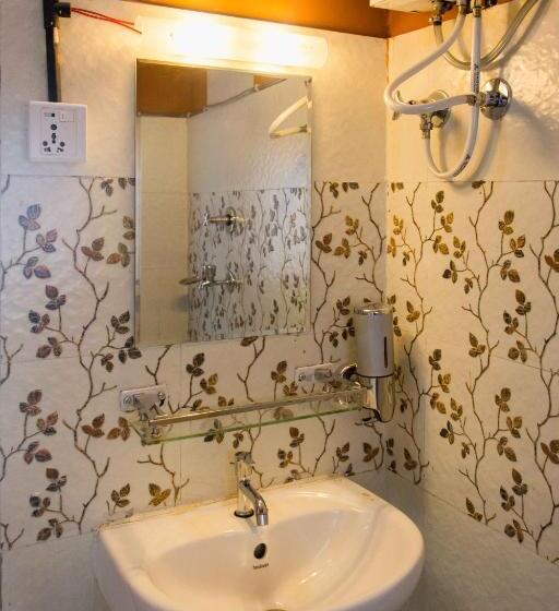 اتاق لوکس, Wander Thirst