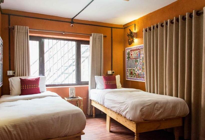 اتاق استاندارد, Wander Thirst