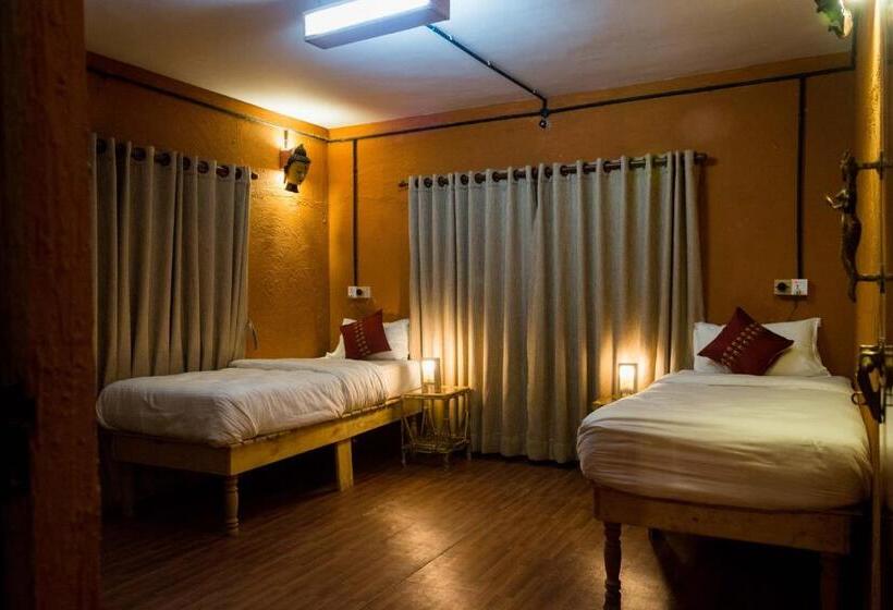 اتاق استاندارد, Wander Thirst