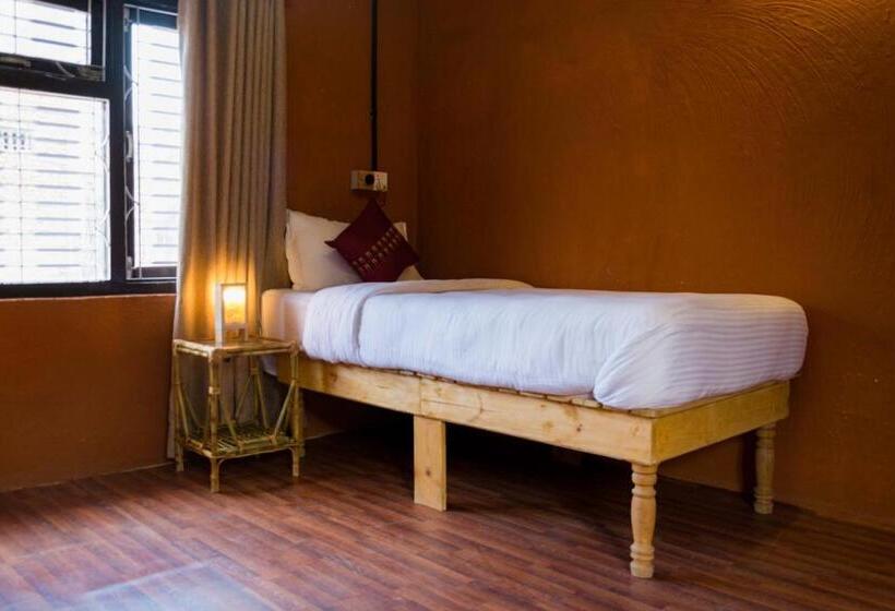 اتاق استاندارد, Wander Thirst