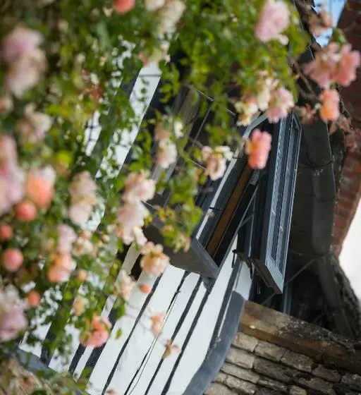 スタンダードルーム, The Old Manor House