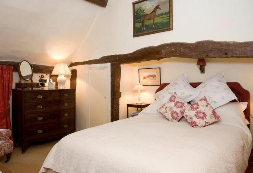 غرفة ديلوكس, The Old Manor House