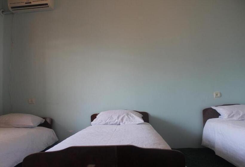 تختخواب در اتاق مشترک, Canal Hostel