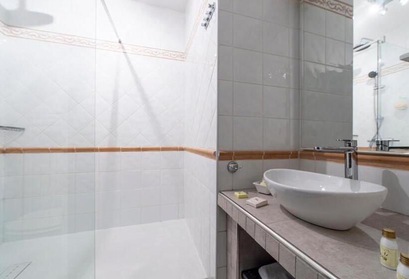 غرفة قياسية, Les Florets