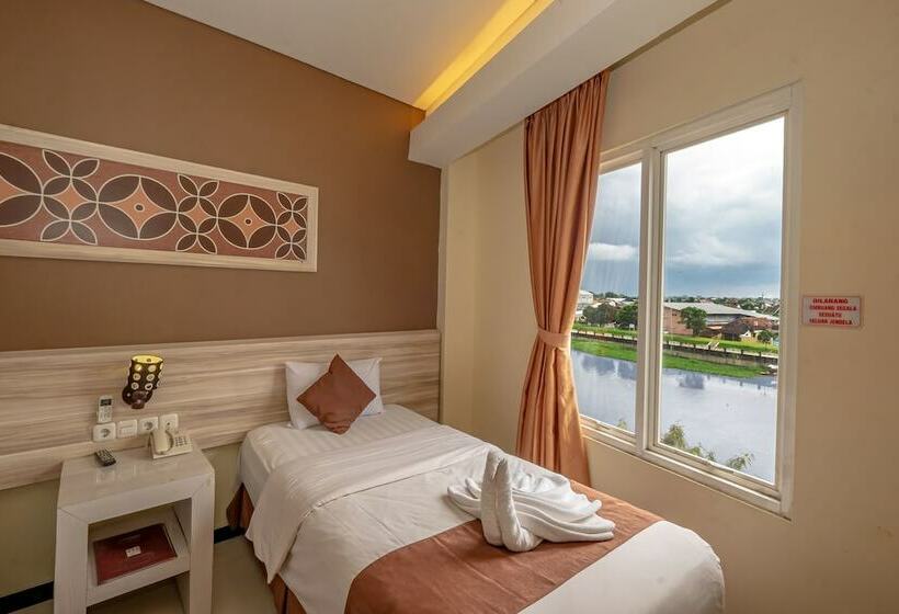 スーペリアールーム, Red Chilies