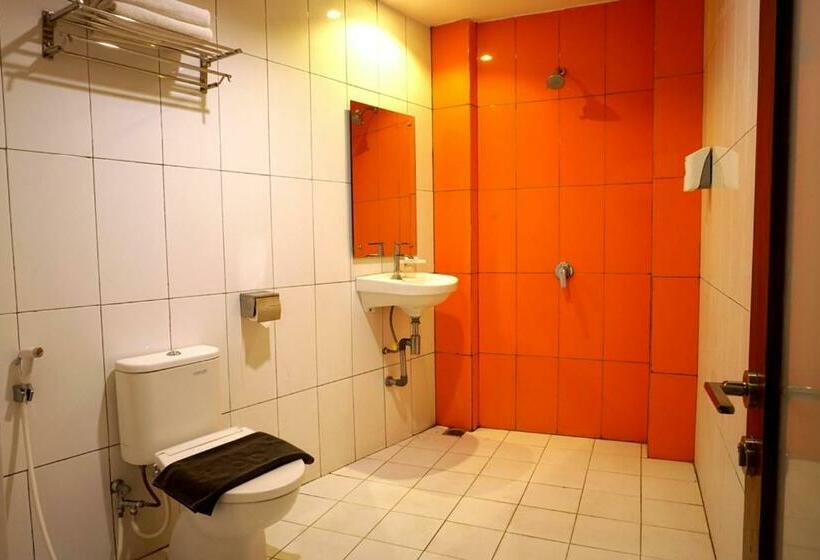 スーペリアールーム, Red Chilies