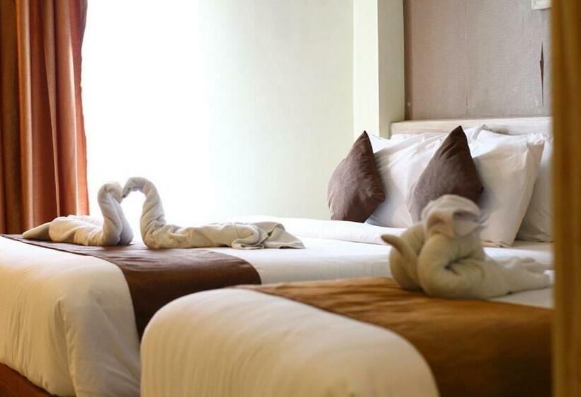 スーペリアールーム, Red Chilies