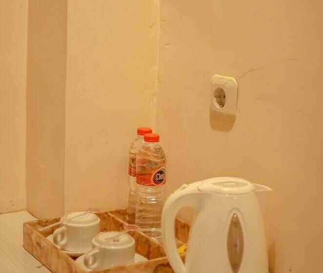 スーペリアールーム, Red Chilies