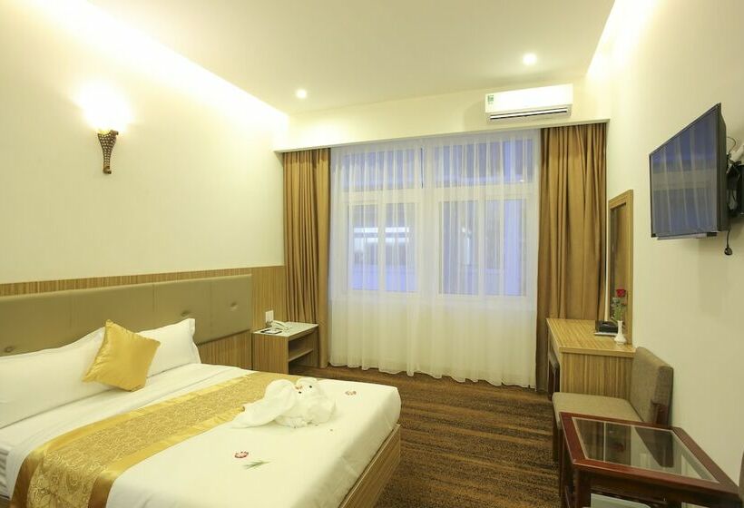 اتاق لوکس, Red Palace