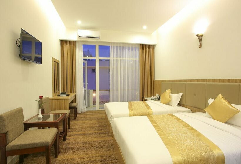 اتاق لوکس, Red Palace