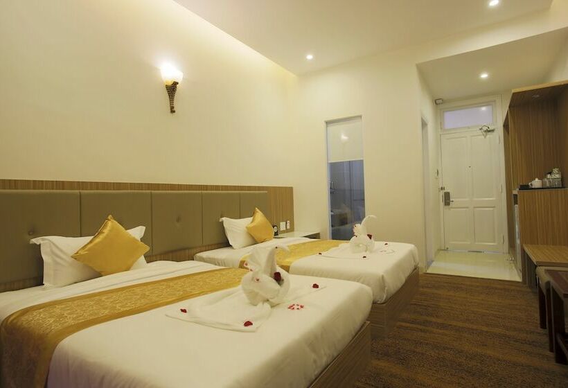 اتاق لوکس, Red Palace