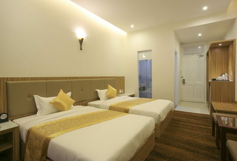 اتاق لوکس, Red Palace