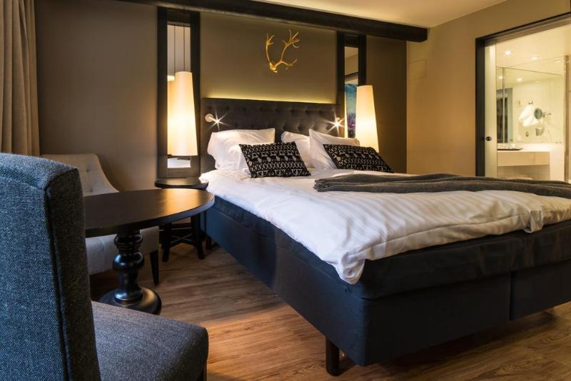 اتاق لوکس, Red Palace