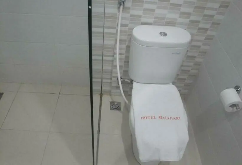 اتاق لوکس با چشم‌انداز دریا, Matahari Hotel Labuan Bajo