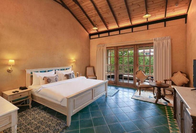 Capsule, Amritara Aura Resort & Spa