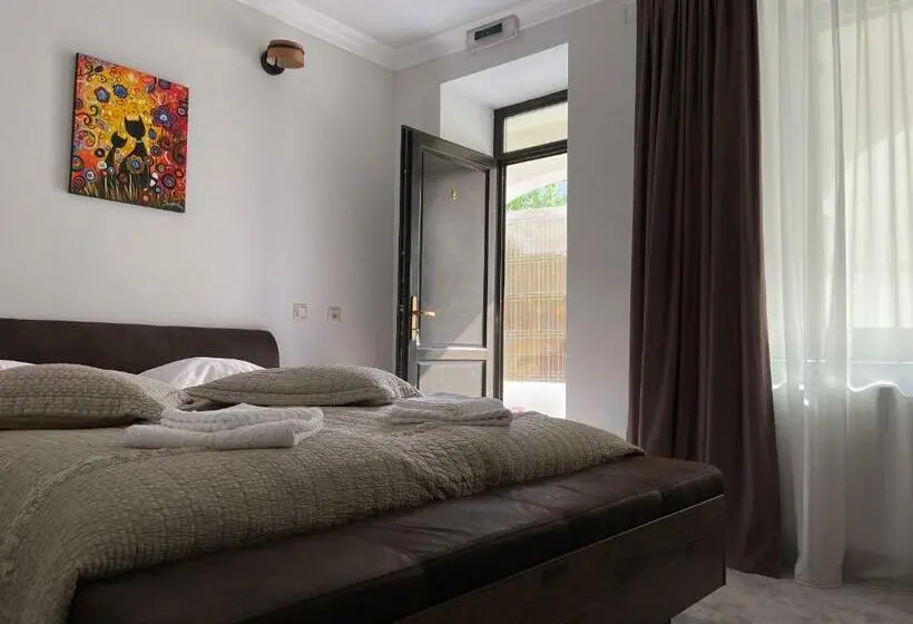 デラックスルーム, Maisonette Apartments