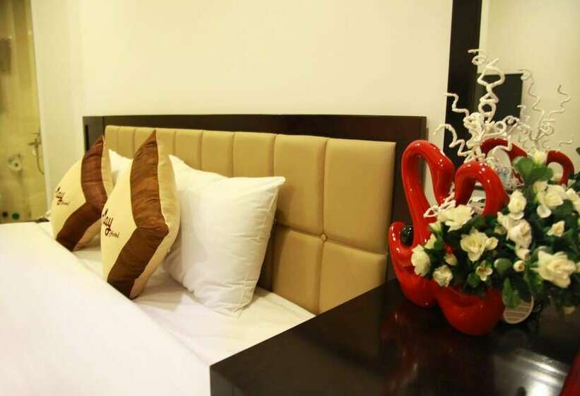 اتاق استاندارد, May