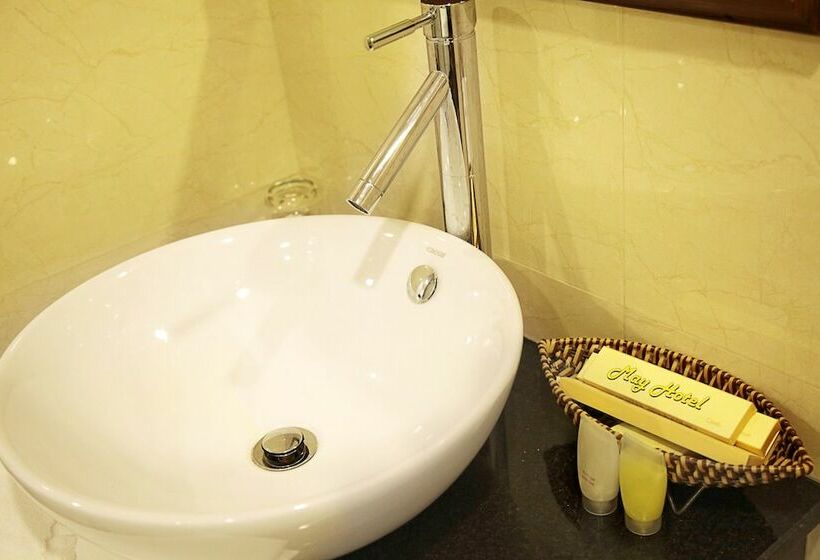 اتاق استاندارد, May