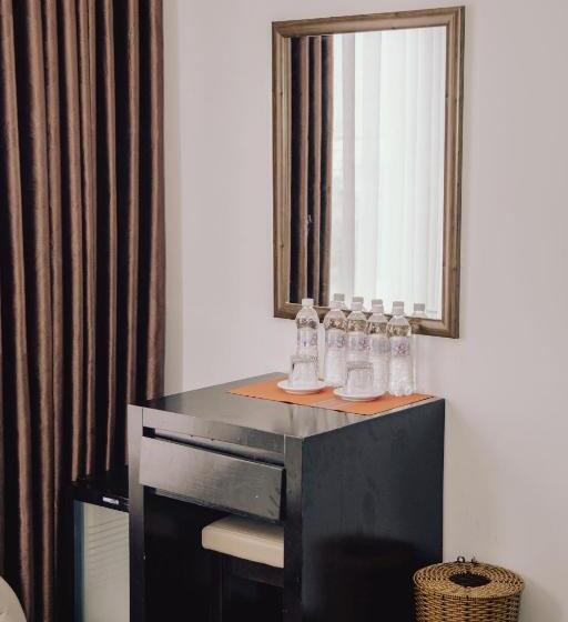 اتاق استاندارد, May